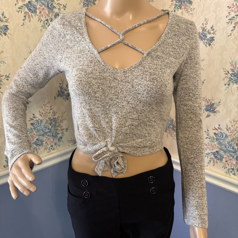 Earthbound Trading Co Gray Crisscross Tie-Front Top, Size S